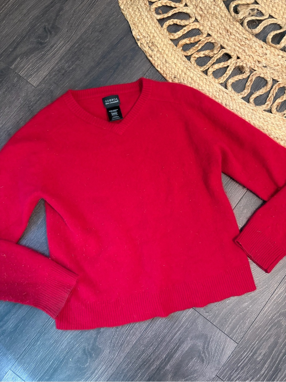 George red 100% Cashmere V-Neck pullover sweater mens Medium